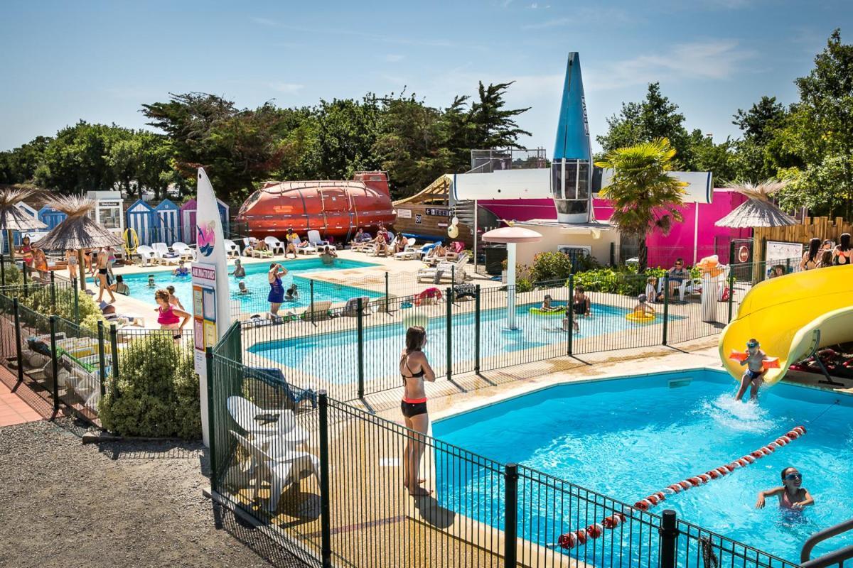 Camping Insolite Le Haut Village Saint-Michel-Chef-Chef Buitenkant foto