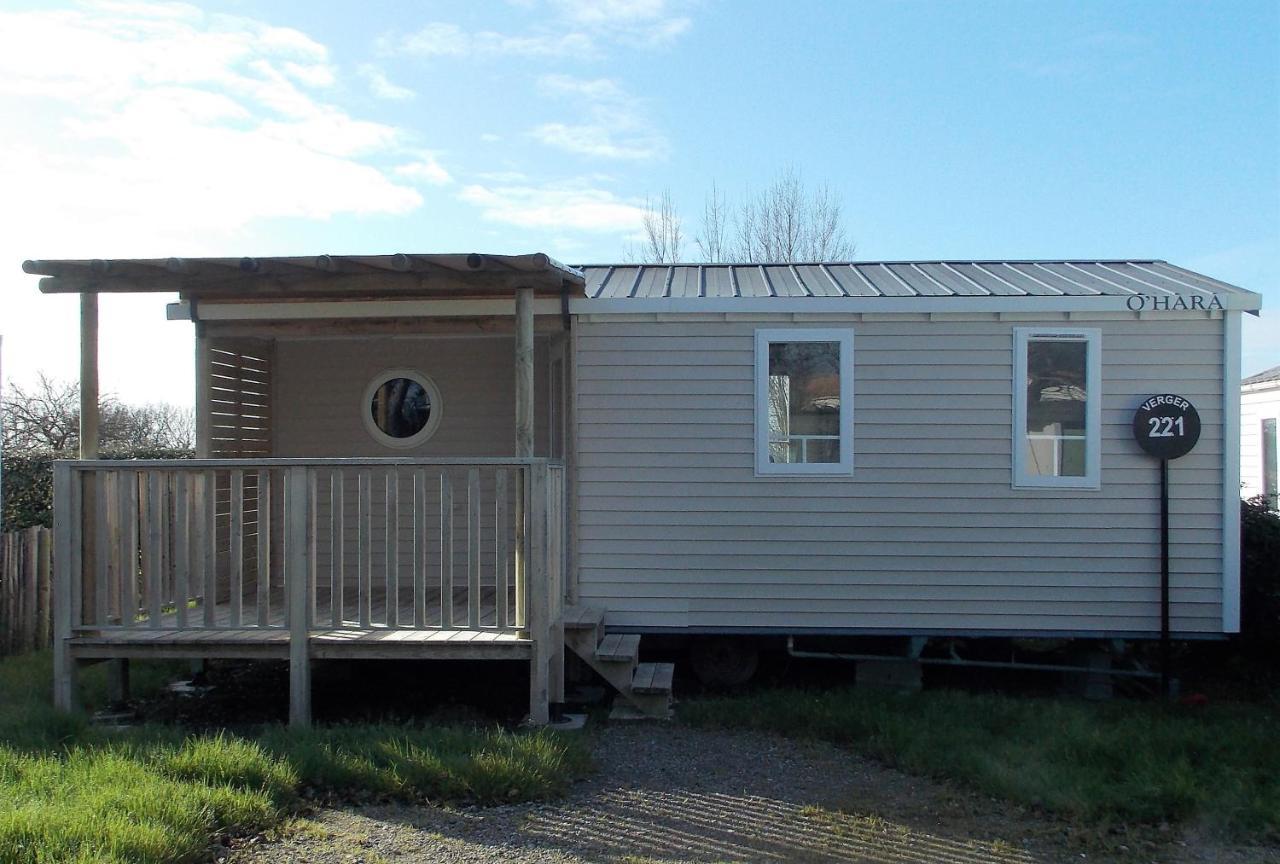 Camping Insolite Le Haut Village Saint-Michel-Chef-Chef Buitenkant foto