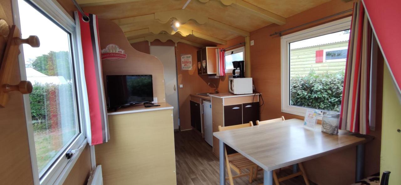 Camping Insolite Le Haut Village Saint-Michel-Chef-Chef Buitenkant foto