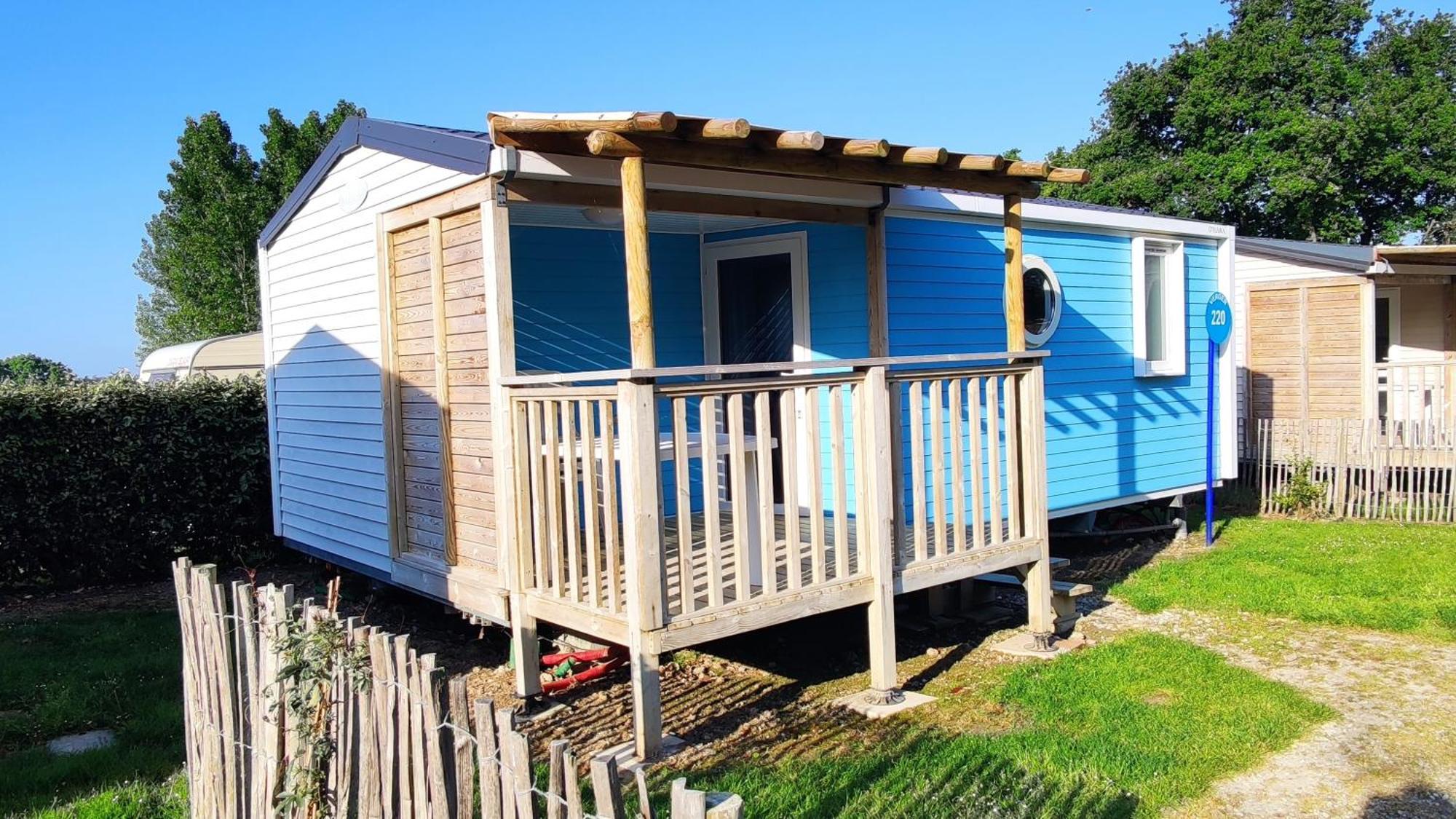 Camping Insolite Le Haut Village Saint-Michel-Chef-Chef Buitenkant foto