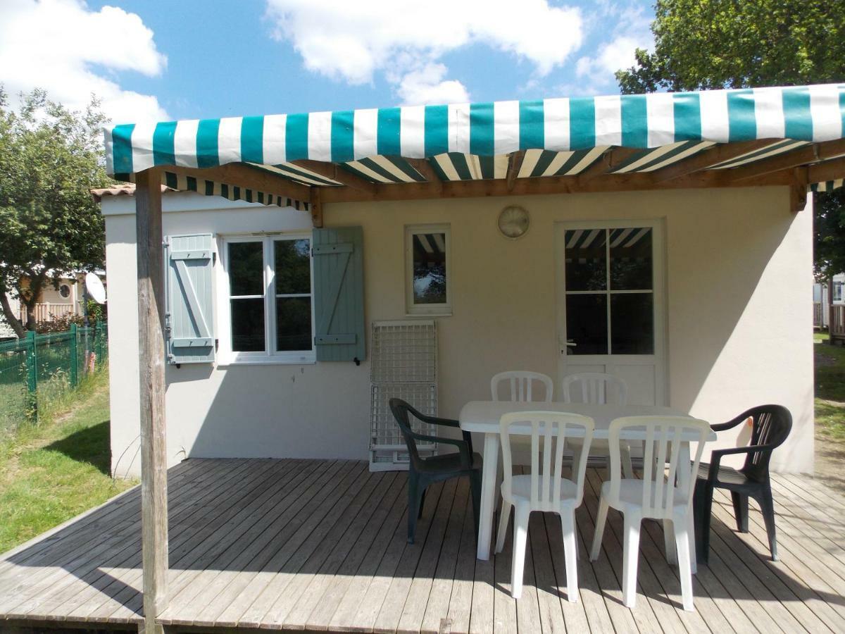 Camping Insolite Le Haut Village Saint-Michel-Chef-Chef Buitenkant foto