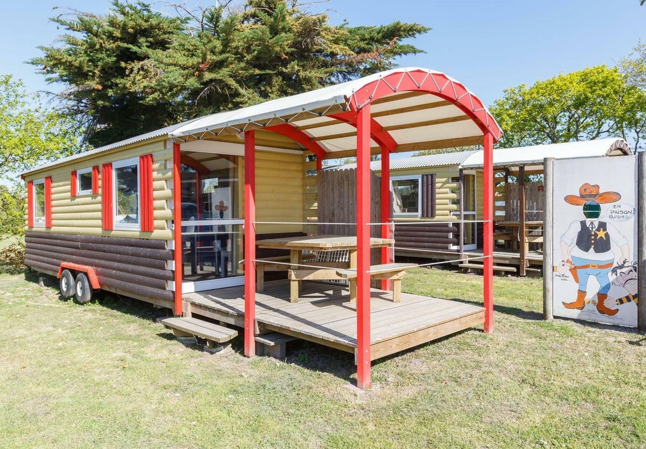 Camping Insolite Le Haut Village Saint-Michel-Chef-Chef Buitenkant foto