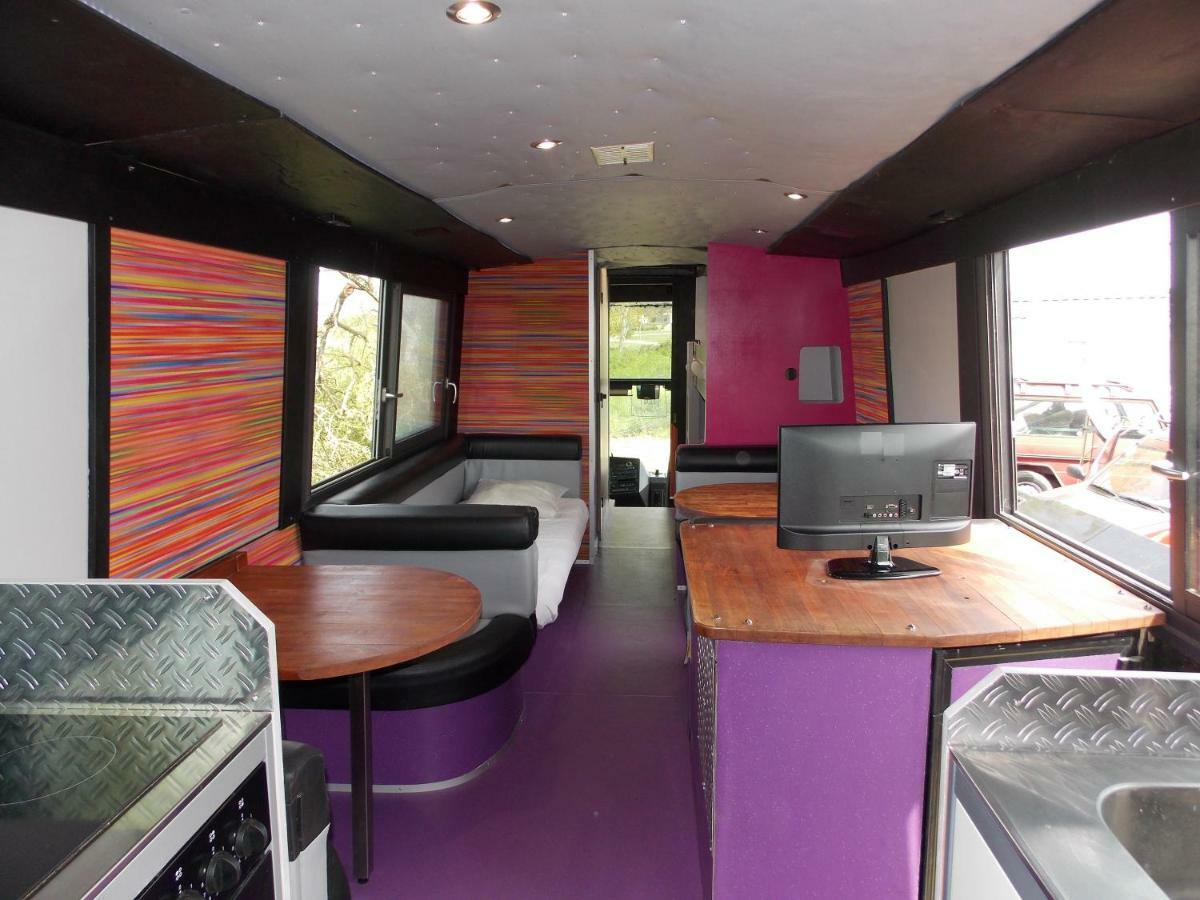 Camping Insolite Le Haut Village Saint-Michel-Chef-Chef Buitenkant foto
