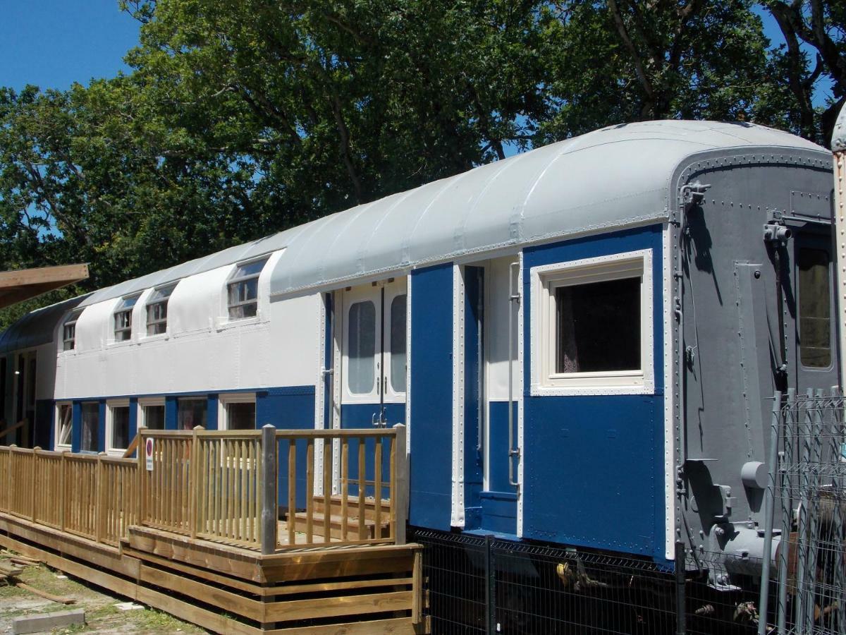 Camping Insolite Le Haut Village Saint-Michel-Chef-Chef Buitenkant foto